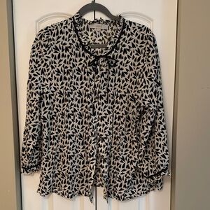LOFT Black and White 3/4 Sleeve Tie Front Blouse